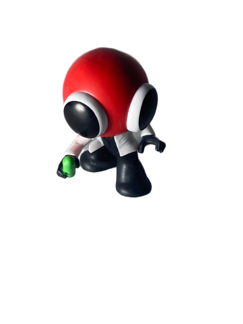 Roblox Rainbow Friends Red Scientist Mini Figure with Green Test Tube